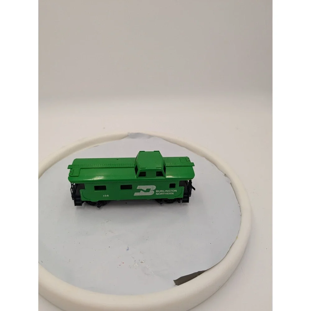 Tyco Burlington Northern HO Scale Caboose Green 156 Model Train Boxcar
